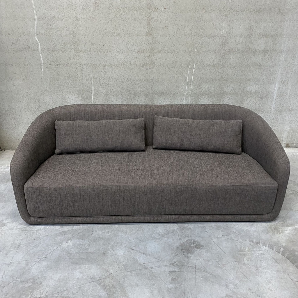 Trapeze sofa including cushion set